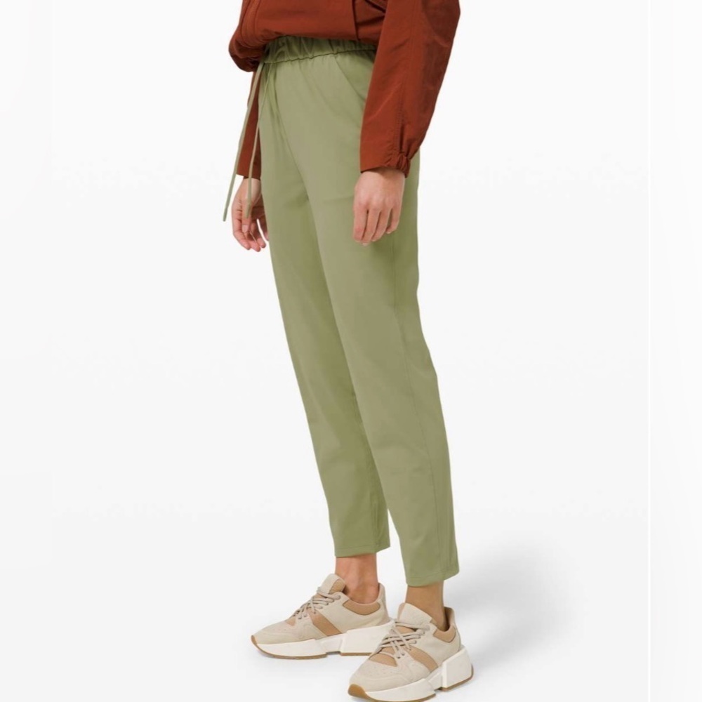 Lululemon sz 2 Keep Moving Pant 7/8 High-Rise Rosemary Green great condition